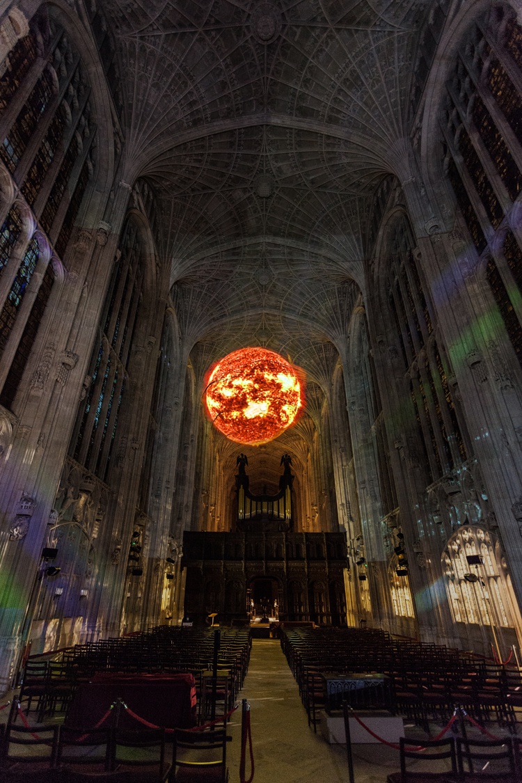 miguel-chevaliers-immersive-projections-at-kings-college-chapel-in-cambridge-maltm_com_07