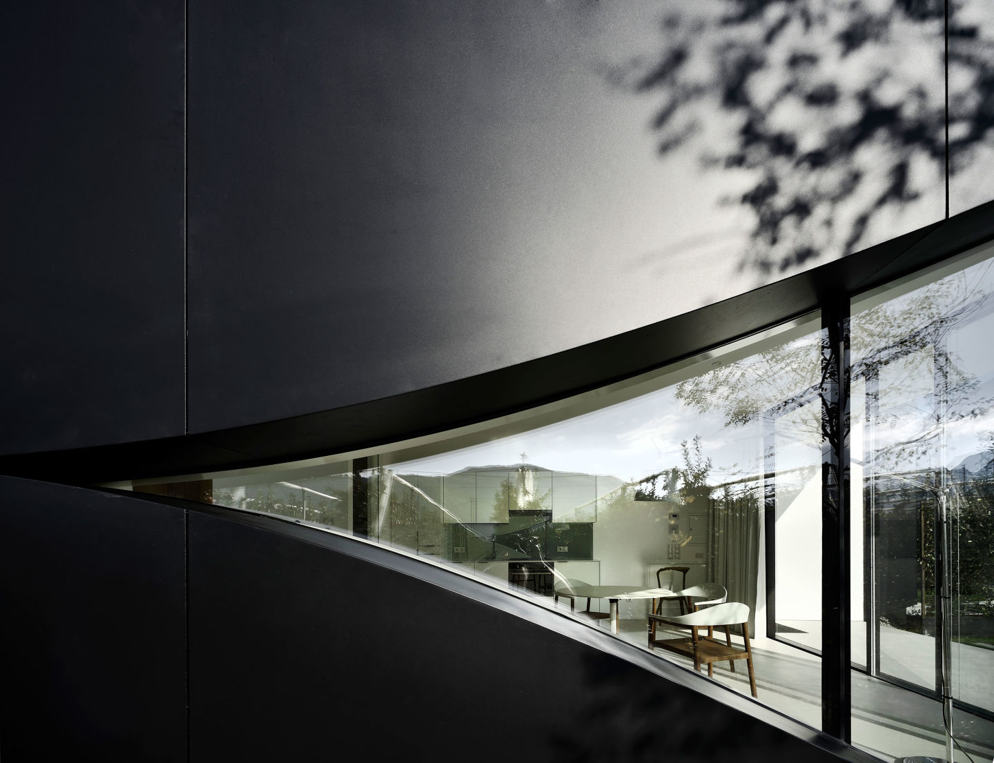 peter_pichler_architecture_Mirror-House-facade